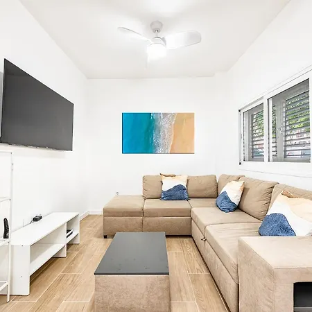 Renovated Apartment On Salinetas Beach. Exterior photo