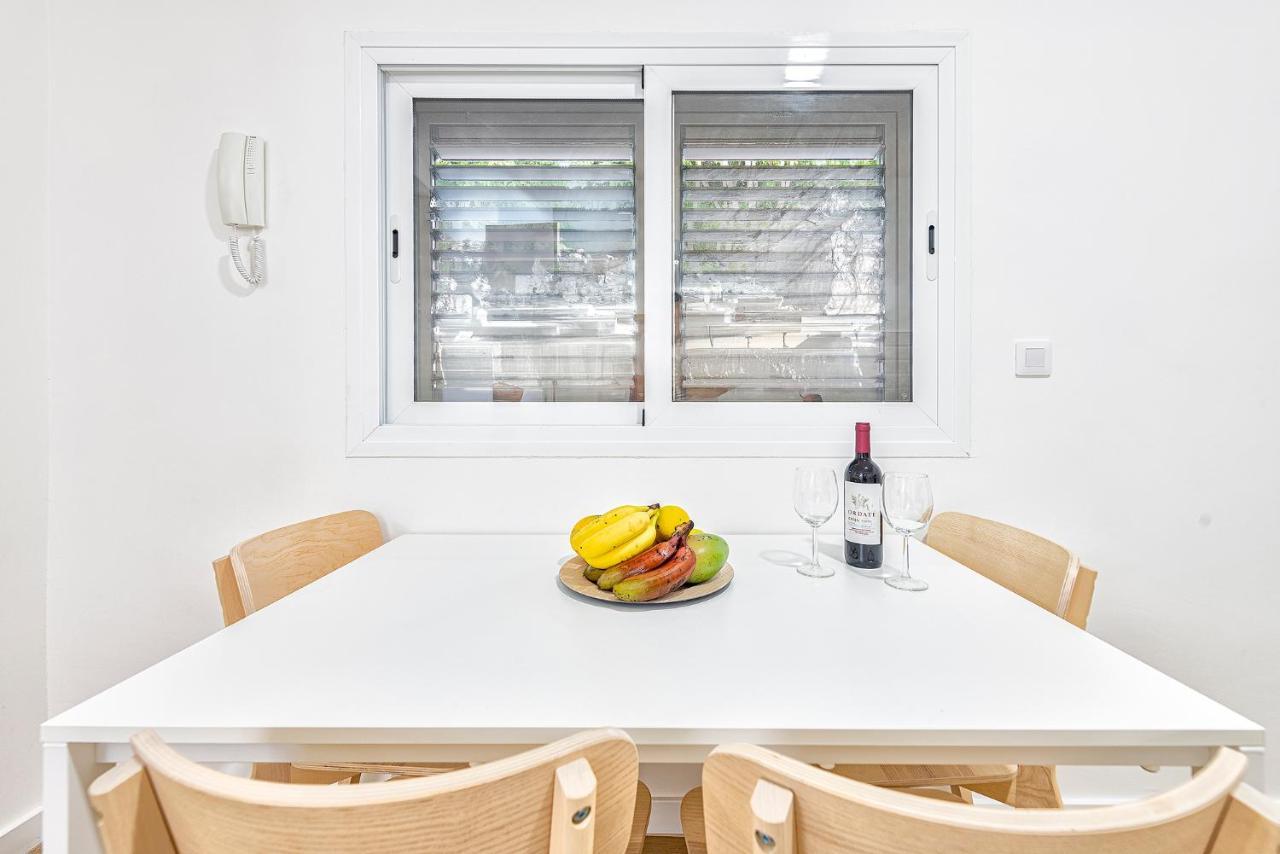 Renovated On Beach. Apartament